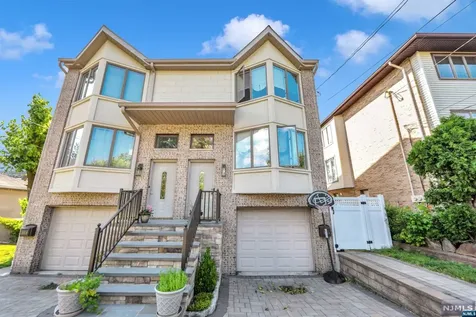 2451 Leighton Street Fort Lee NJ 07024