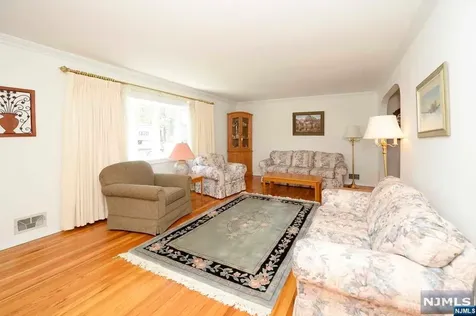 253 Jeffer Street Ridgewood NJ 07450