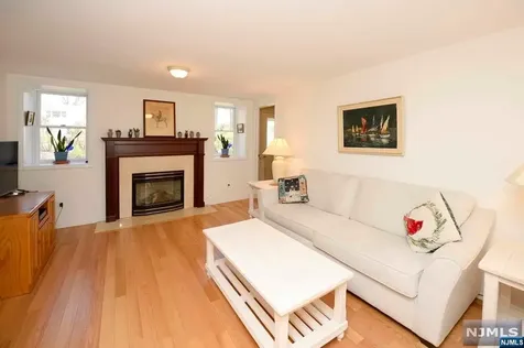 253 Jeffer Street Ridgewood NJ 07450