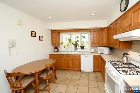 253 Jeffer Street Ridgewood NJ 07450