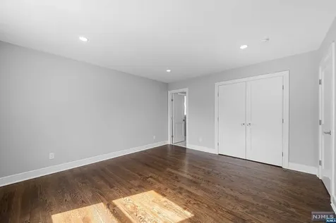 186 W Midland Avenue Paramus NJ 07652