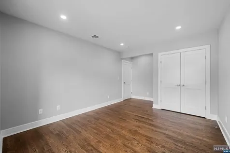 186 W Midland Avenue Paramus NJ 07652