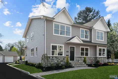 186 W Midland Avenue Paramus NJ 07652
