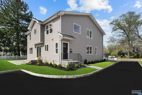 186 W Midland Avenue Paramus NJ 07652