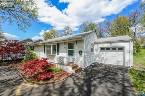317 Oradell Avenue Paramus NJ 07652