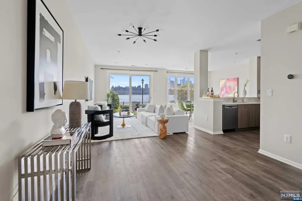 29 Lydia Drive Guttenberg NJ 07093