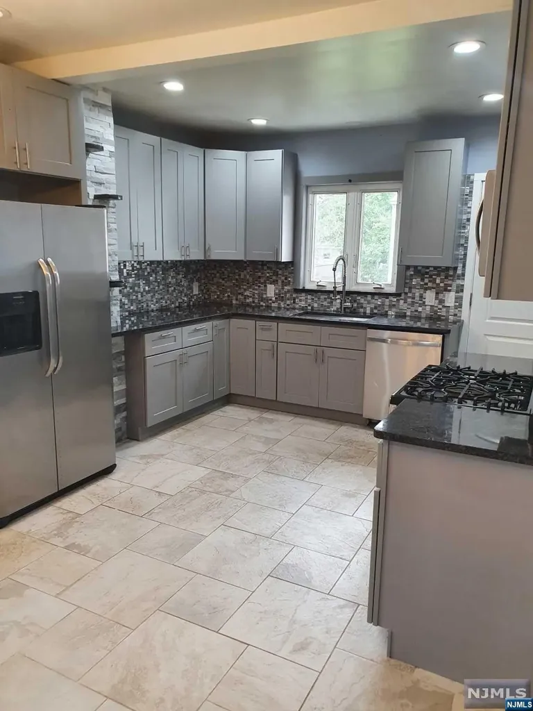 112 Forest Place Rochelle Park NJ 07662