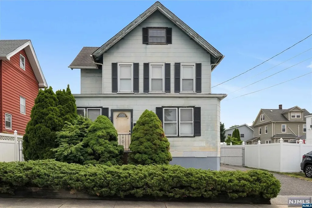 29 James Street Bergenfield NJ 07621