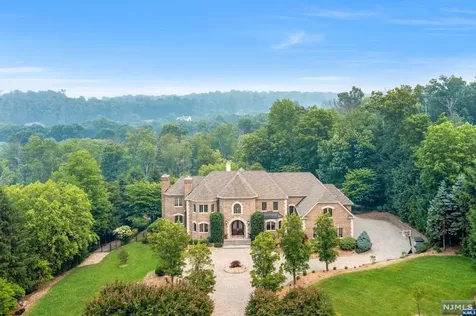 25 Brams Hill Drive Mahwah NJ 07430