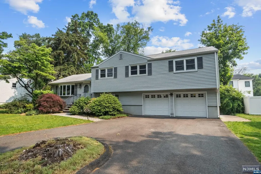 23 Hampshire Road Paramus NJ 07652