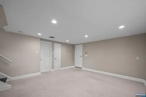 23 Hampshire Road Paramus NJ 07652