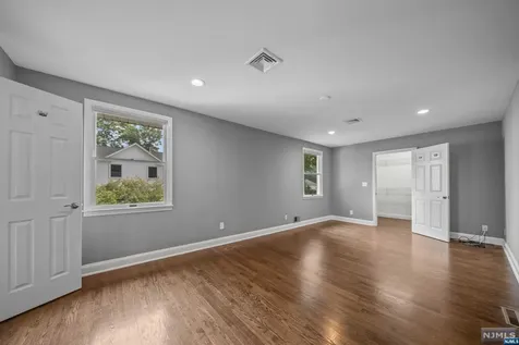 23 Hampshire Road Paramus NJ 07652