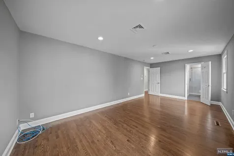 23 Hampshire Road Paramus NJ 07652