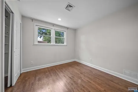 23 Hampshire Road Paramus NJ 07652