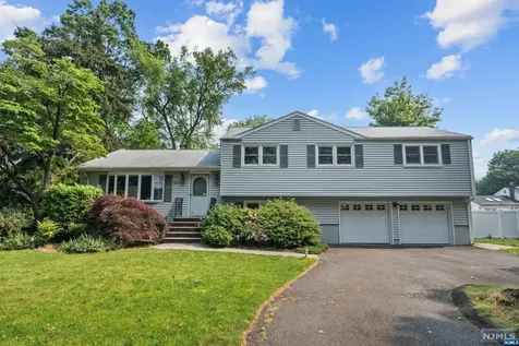 23 Hampshire Road Paramus NJ 07652