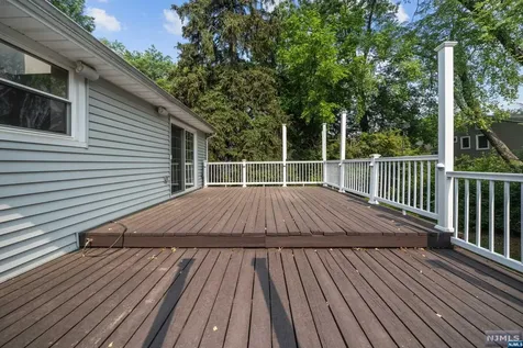 23 Hampshire Road Paramus NJ 07652