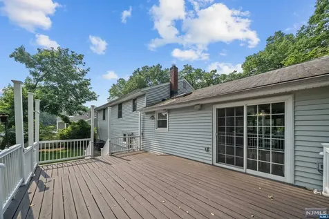 23 Hampshire Road Paramus NJ 07652