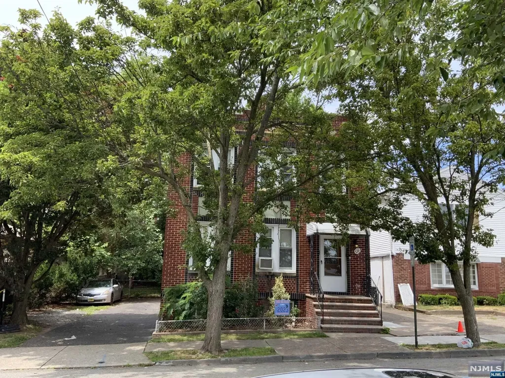 121 Westervelt Place Lodi NJ 07644