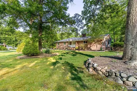 72 Danebury Downs Upper Saddle River NJ 07458