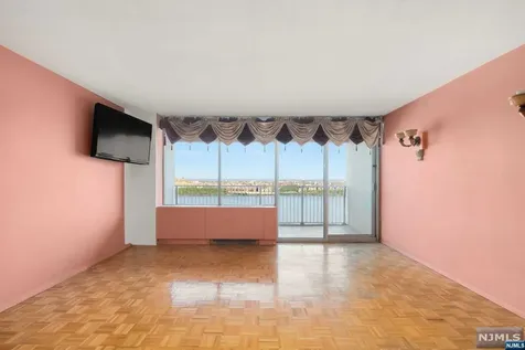 6 Horizon Road Fort Lee NJ 07024
