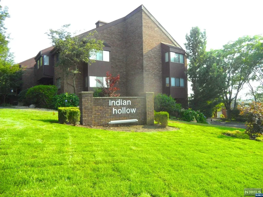 251 Indian Hollow Court Mahwah NJ 07430