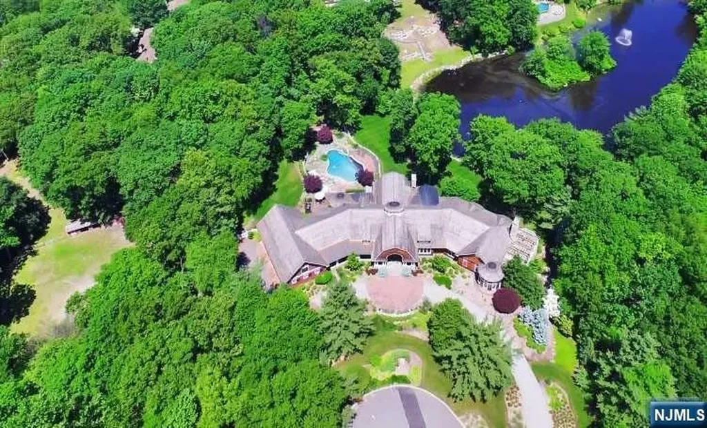 876 Trailing Ridge Road Franklin Lakes NJ 07417