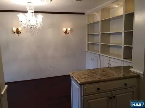 2137 Isabelle Court Mahwah NJ 07430