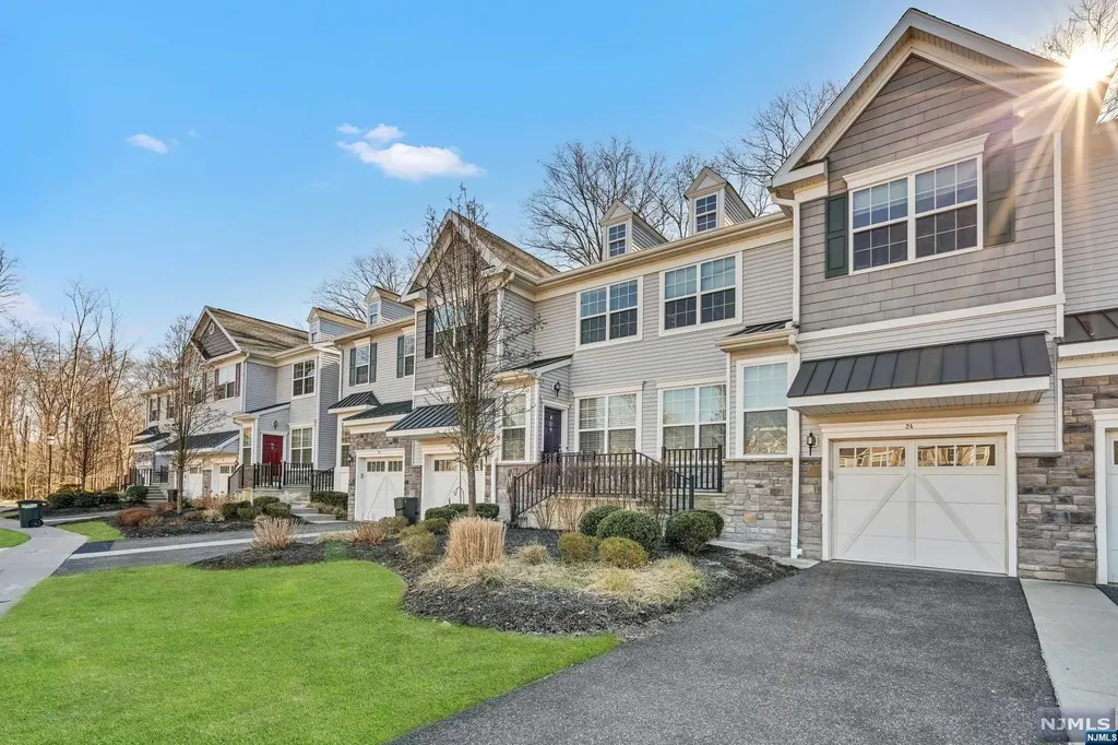 24 Pineview Drive Waldwick NJ 07463