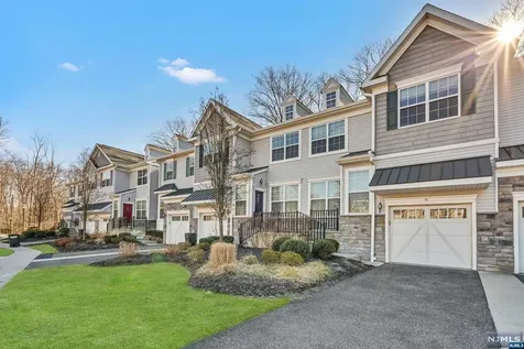 24 Pineview Drive Waldwick NJ 07463