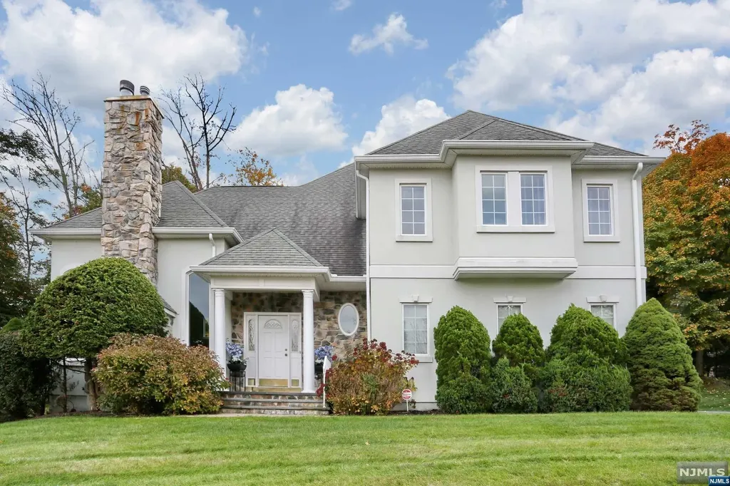 6 Rio Vista Drive Mahwah NJ 07430