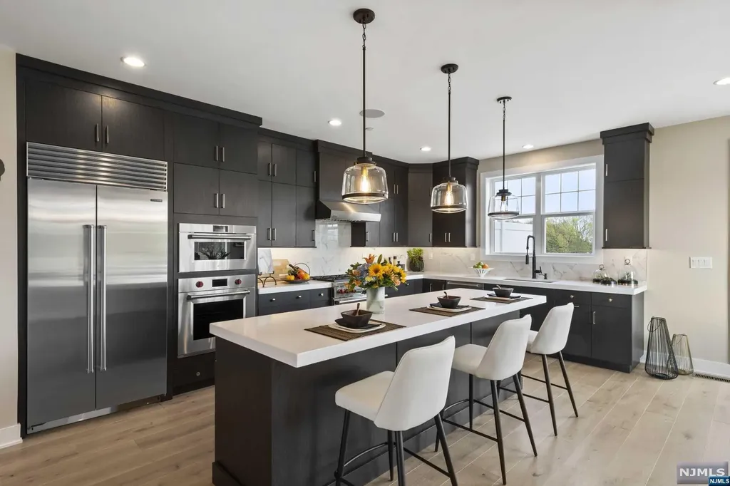27 Hearthstone Court Upper Saddle River NJ 07458