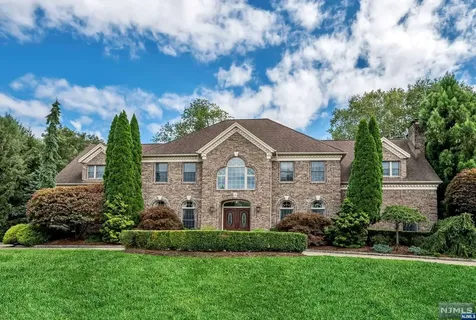 15 Mettowee Farms Court Upper Saddle River NJ 07458