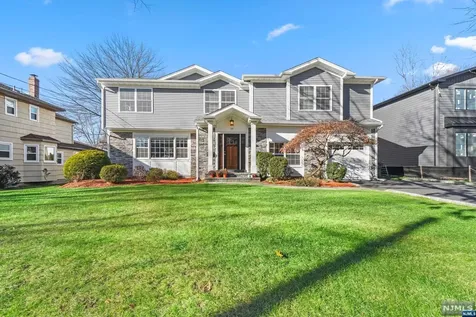33 Duke Drive Paramus NJ 07652