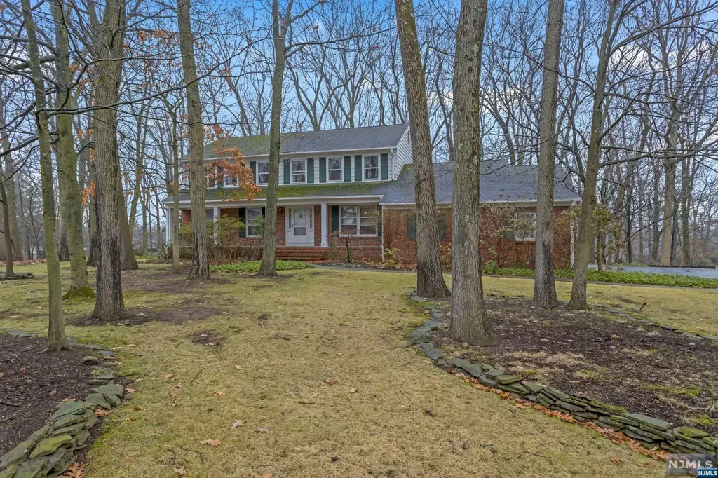 105 Surrey Place North Haledon NJ 07508
