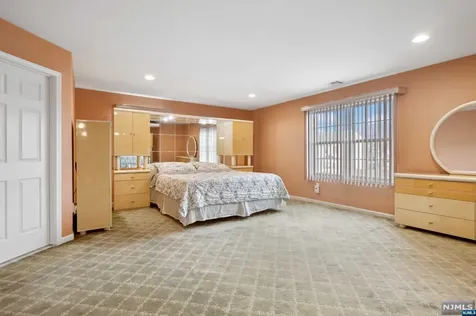 563 Arlington Avenue South Plainfield NJ 07080