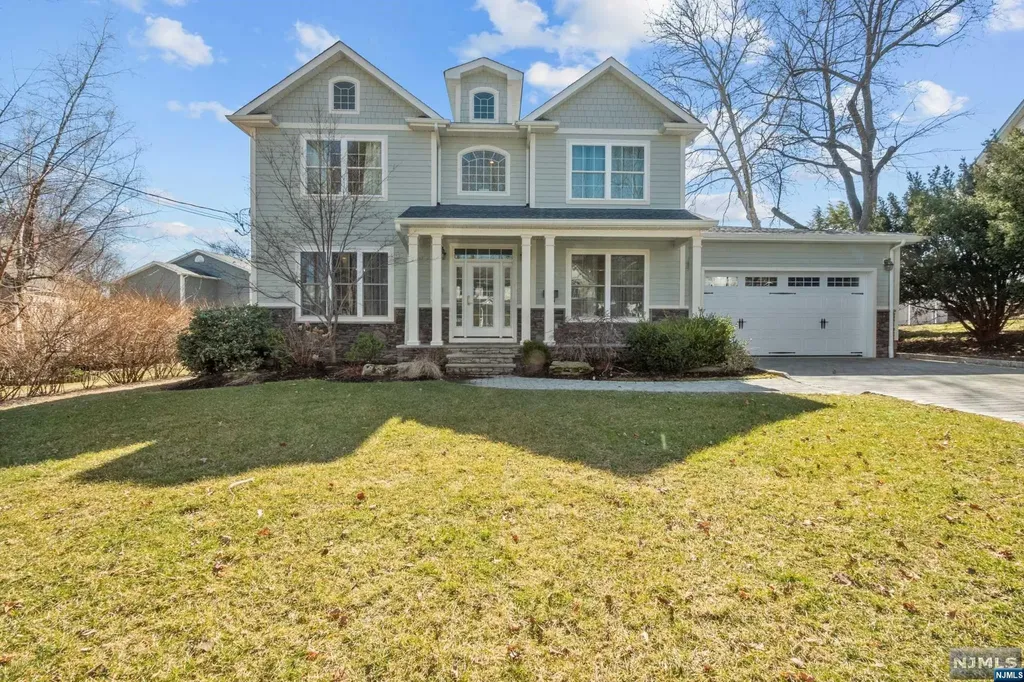 219 Bogert Place Paramus NJ 07652
