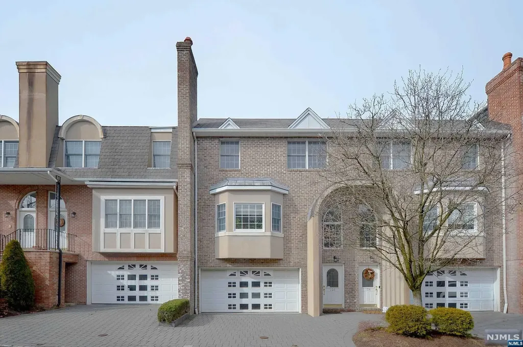 106 Stonegate Trail Cresskill NJ 07626