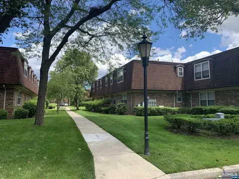 308 Sutton Place Norwood NJ 07648