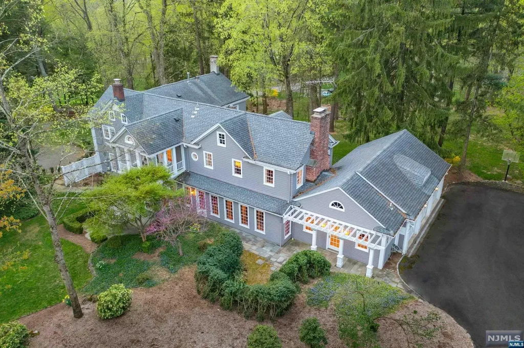 13 Ackerman Road Saddle River NJ 07458