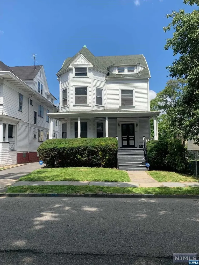 143 S Clinton Street East Orange NJ 07018