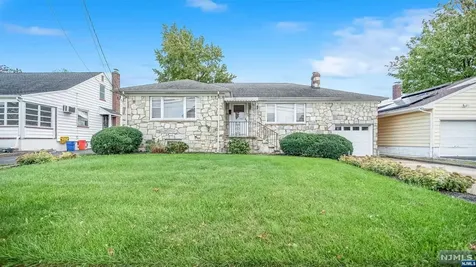 174 W Grant Avenue Roselle Park NJ 07204