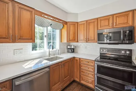 18 Dorset Lane Andover Twsp NJ 07848