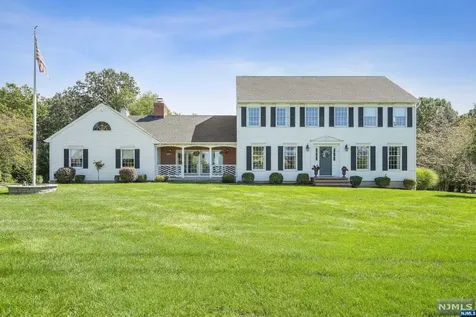 18 Dorset Lane Andover Twsp NJ 07848
