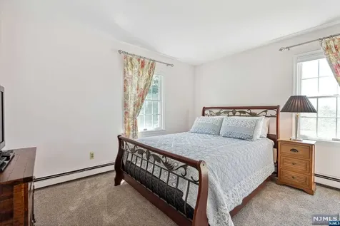 18 Dorset Lane Andover Twsp NJ 07848