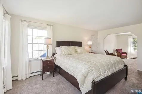 18 Dorset Lane Andover Twsp NJ 07848