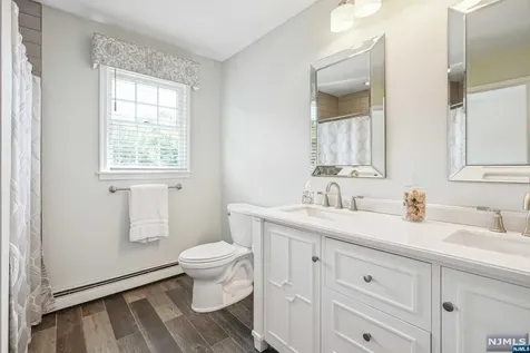 18 Dorset Lane Andover Twsp NJ 07848