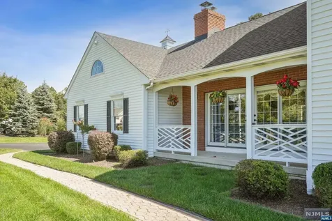 18 Dorset Lane Andover Twsp NJ 07848