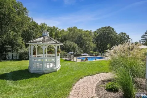 18 Dorset Lane Andover Twsp NJ 07848