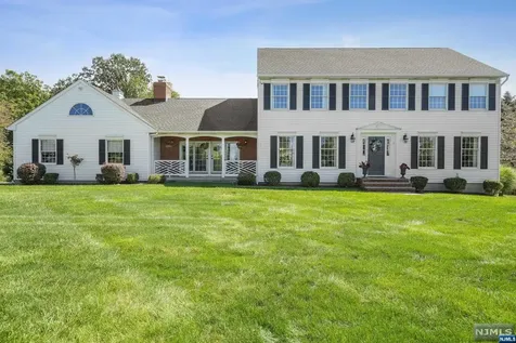 18 Dorset Lane Andover Twsp NJ 07848