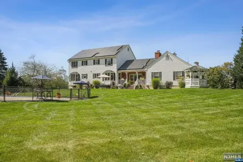 18 Dorset Lane Andover Twsp NJ 07848